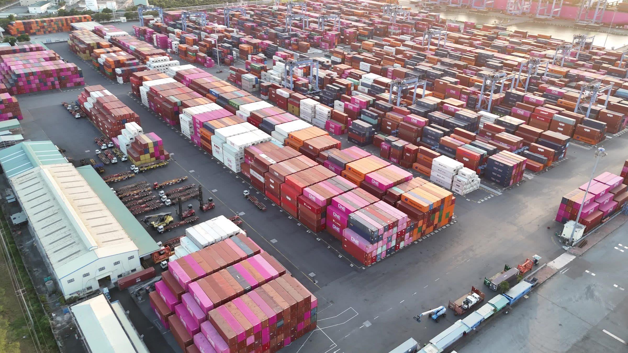 Kontejnerski terminal iz zraka